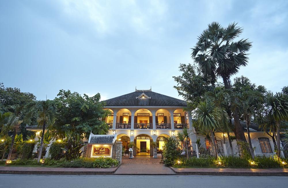 Villa Santi Hotel Луанґпхабанґ Екстер'єр фото